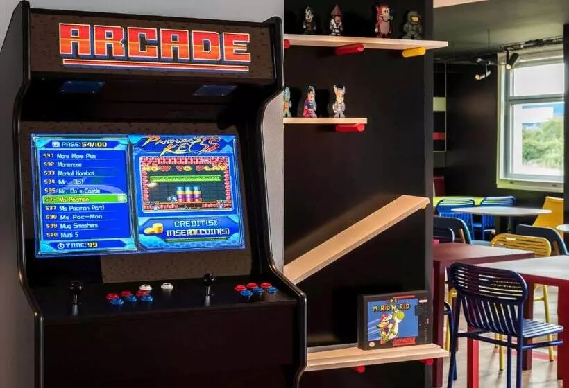 Hotelli Ibis Styles Lyon Bron Eurexpo