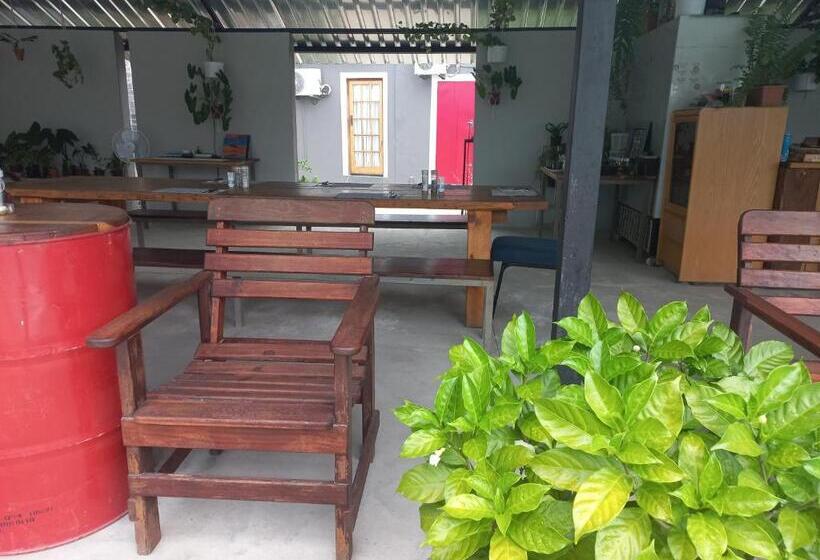 پانسیون Urban Farm Haus Guesthouse