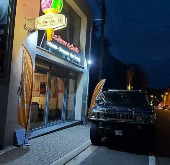 ベッドアンドブレックファースト La Pierre Du Diable