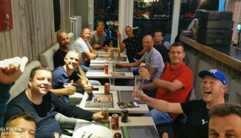 تختخواب و صبحانه La Pierre Du Diable