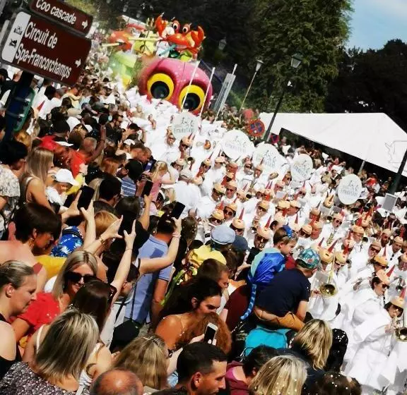 ベッドアンドブレックファースト La Pierre Du Diable