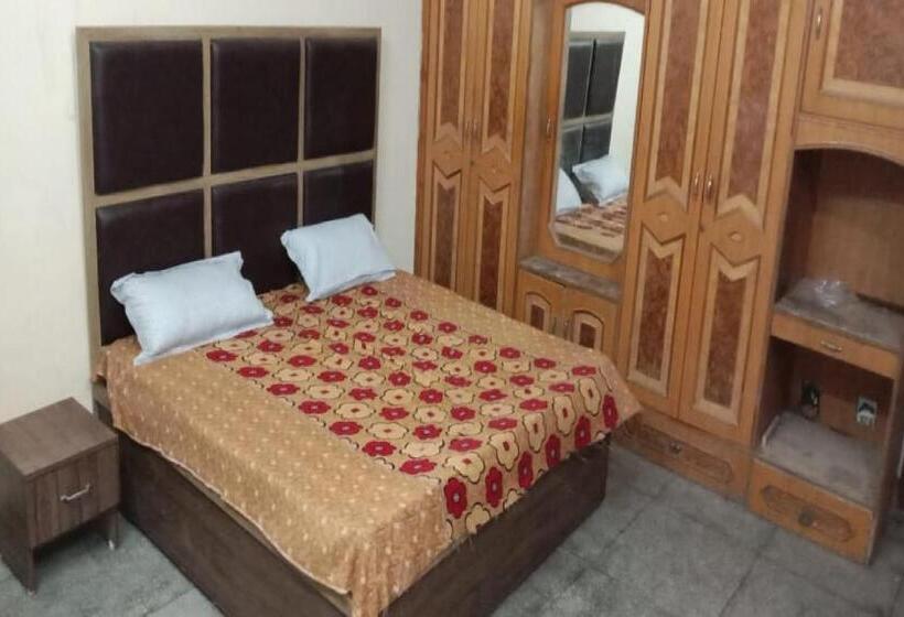 Hotel Spot On 83131 Saini Property