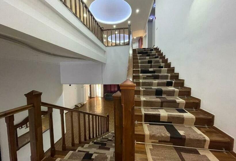 هاستل Al Arda Avenue