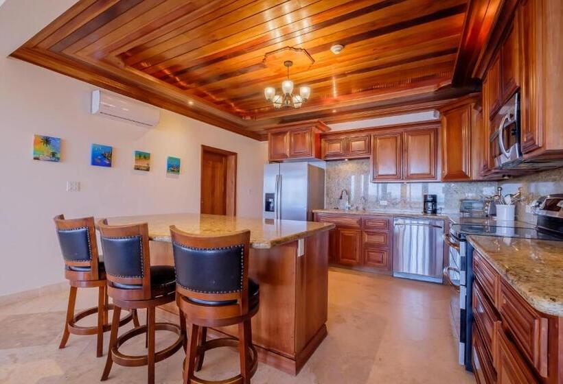 Hol Chan Reef Resort & Villas