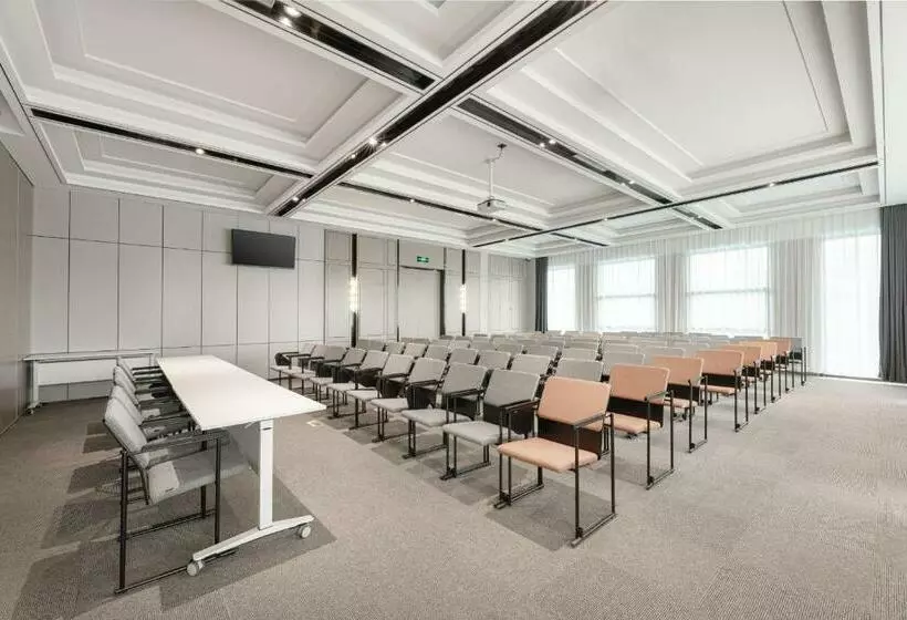 Atour Hotel Yan An Luyi Park