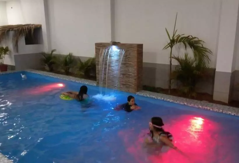 هتل Hospedaje Ola Marina