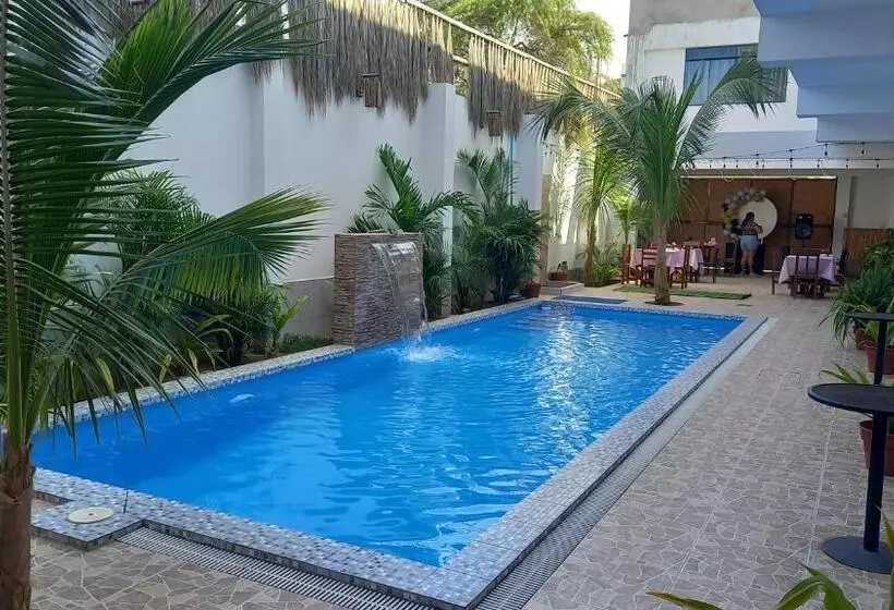 هتل Hospedaje Ola Marina