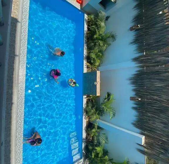 هتل Hospedaje Ola Marina