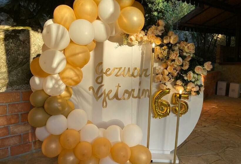 호텔 Rritja E Koranit