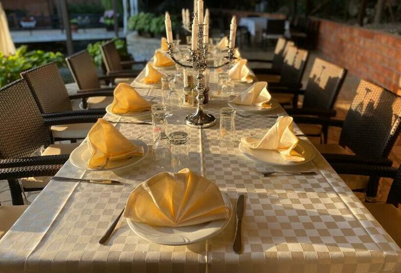 호텔 Rritja E Koranit