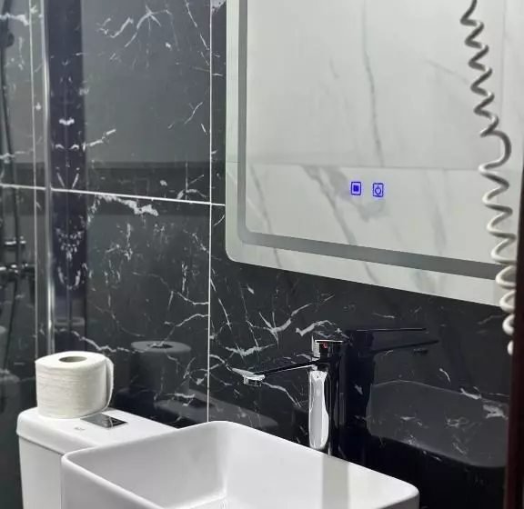 ホテル Rritja E Koranit