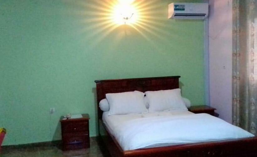 Hotel Satellite Dream