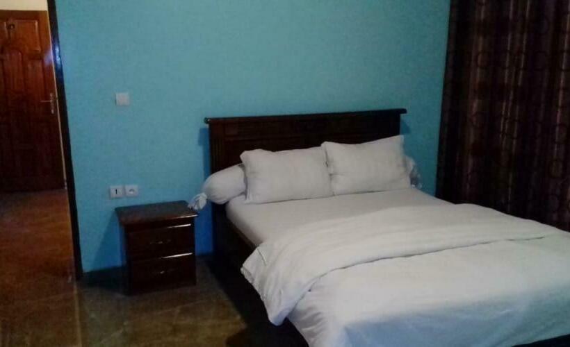 Hotel Satellite Dream