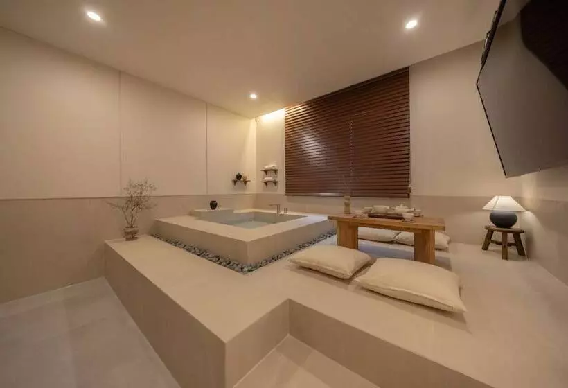 Nomad Aank Hotel Gumi