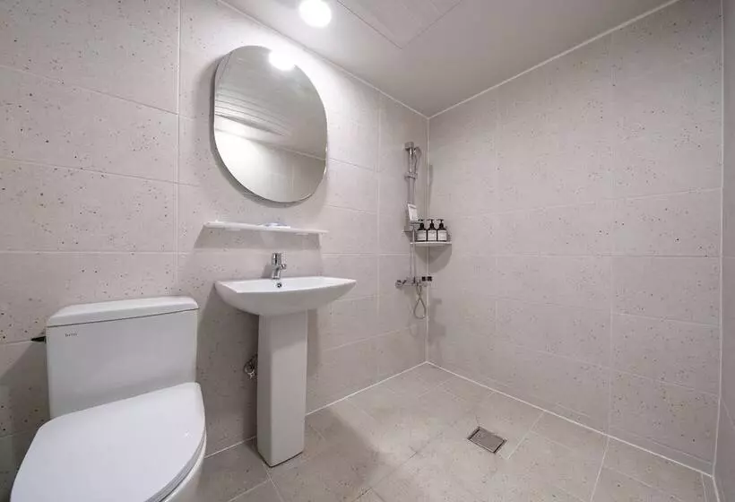 Nomad Aank Hotel Gumi