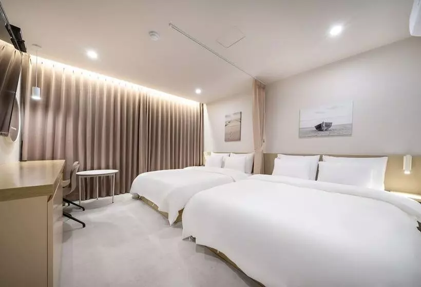 Nomad Aank Hotel Gumi