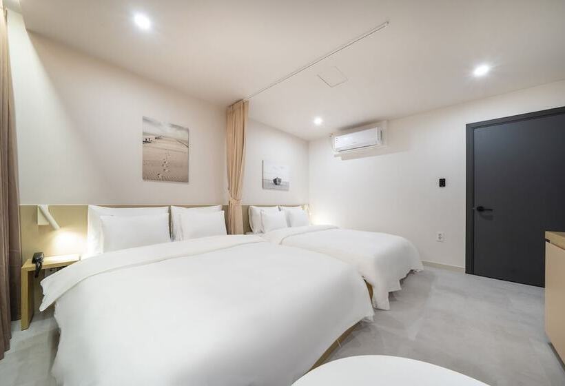 Nomad Aank Hotel Gumi