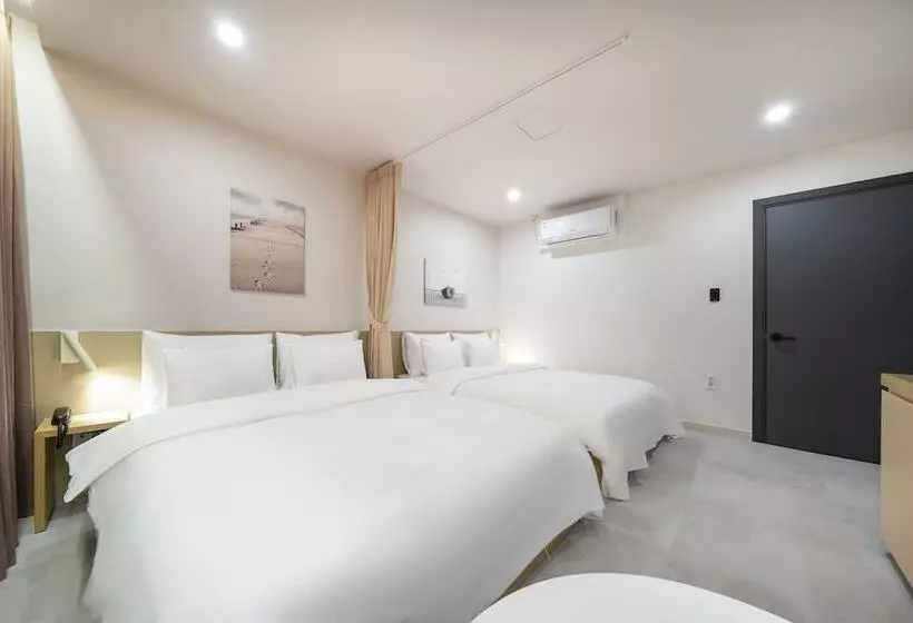 Nomad Aank Hotel Gumi