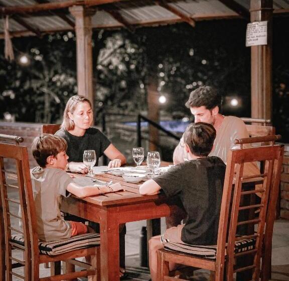 فندق صغير Birds Paradise Inn