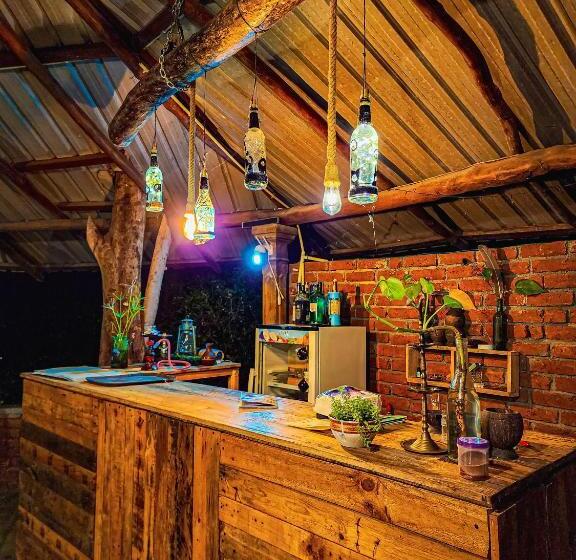 فندق صغير Birds Paradise Inn