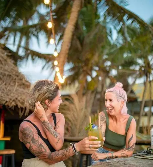 Backpack Beach Hostel & Reggae Bar