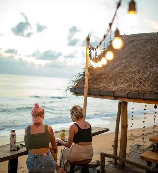 Backpack Beach Hostel & Reggae Bar