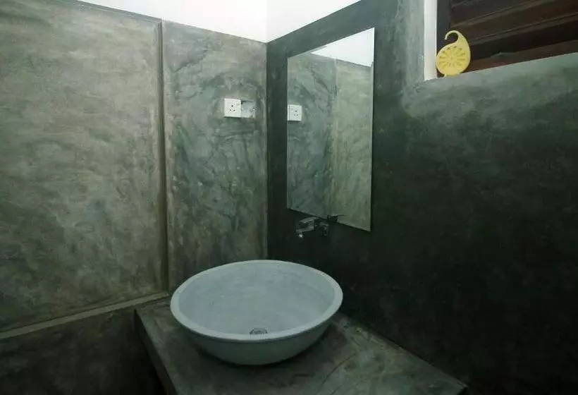 Backpack Beach Hostel & Reggae Bar