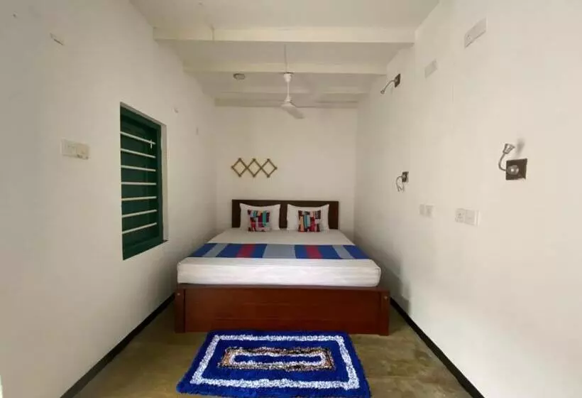 Backpack Beach Hostel & Reggae Bar