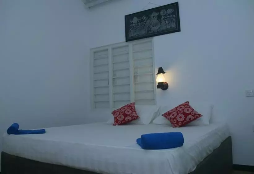 Backpack Beach Hostel & Reggae Bar