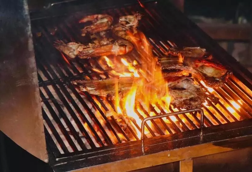 Backpack Beach Hostel & Reggae Bar