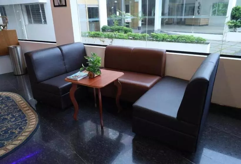 Hotelli Hillfort Inn