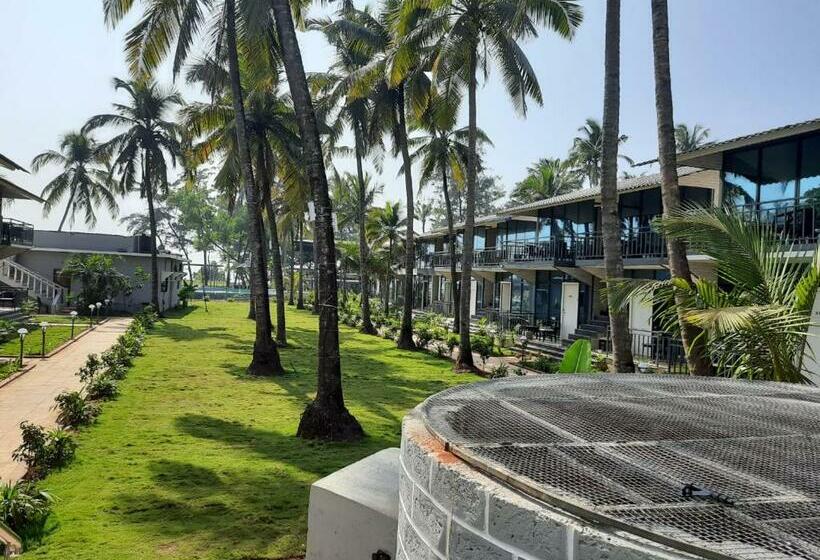 Foxoso La Beach Resort, Morjim