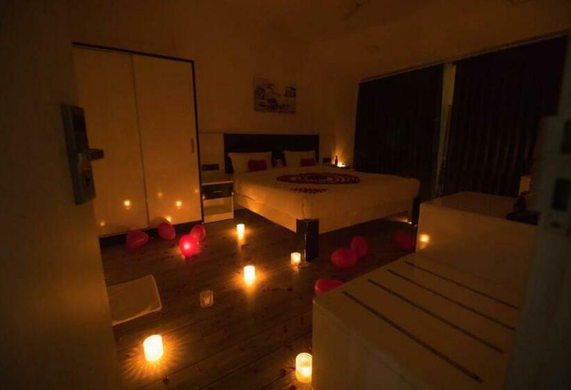 Foxoso La Beach Resort, Morjim