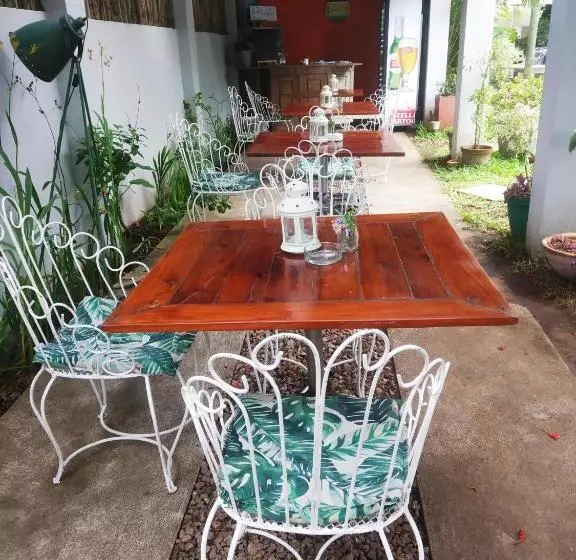 ペンション Acacia Inn Guesthouse