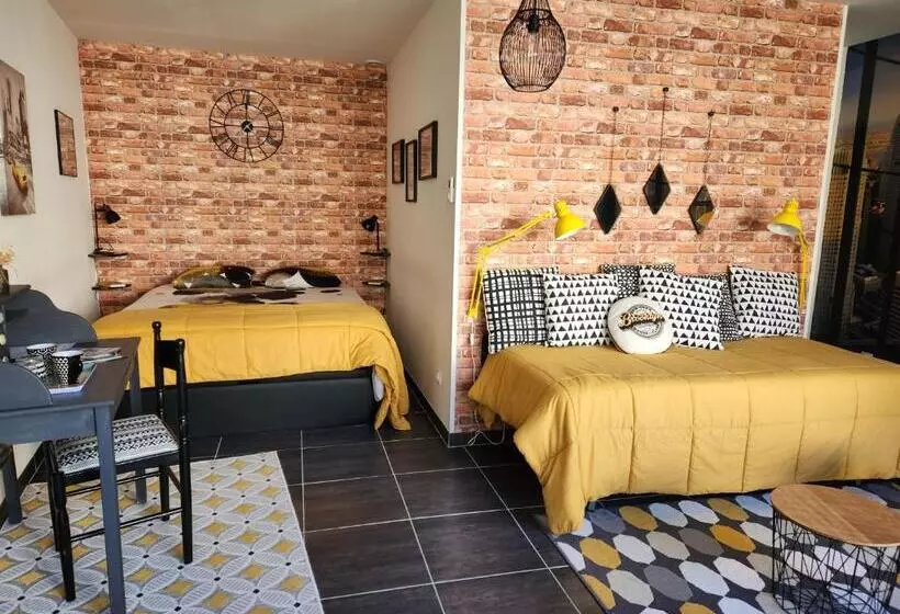 Majatalo Le Clos Pascaline