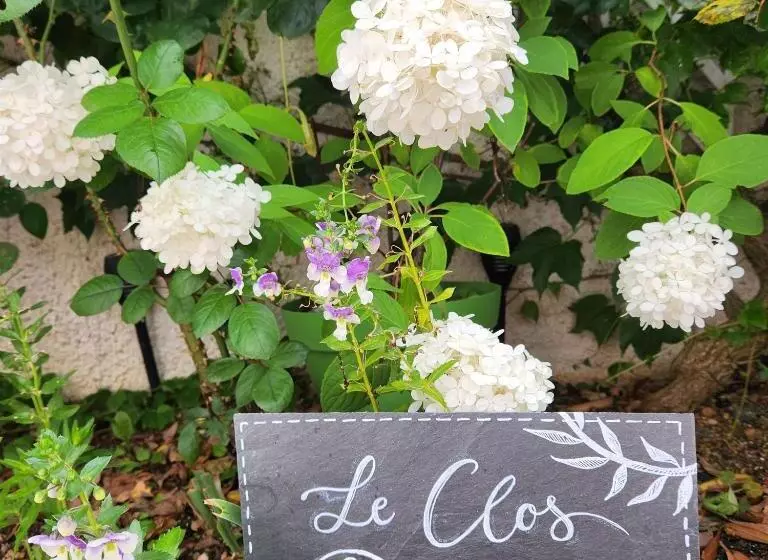 Majatalo Le Clos Pascaline