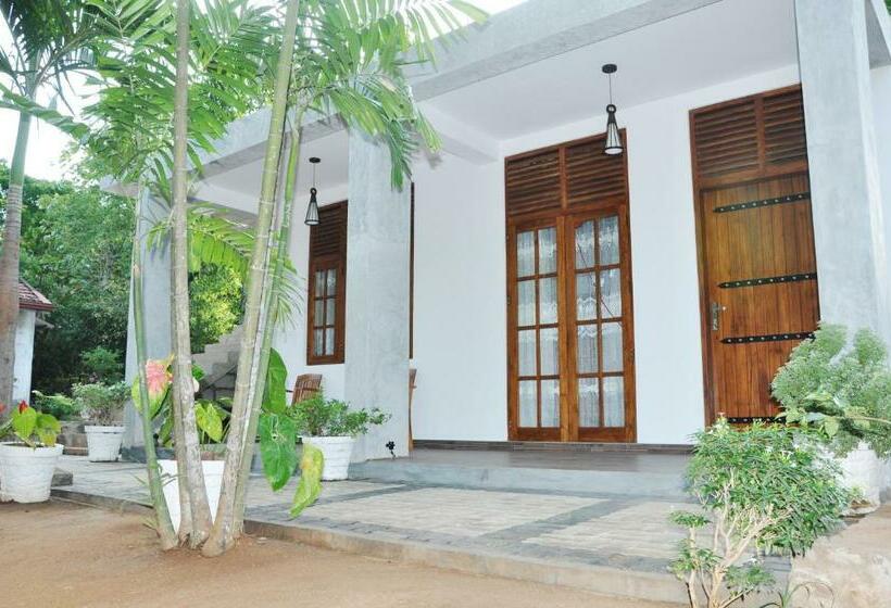 بنسيون Summerland Residence