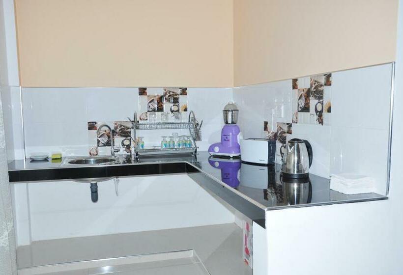 بنسيون Summerland Residence