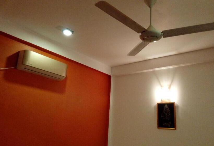 بنسيون Summerland Residence