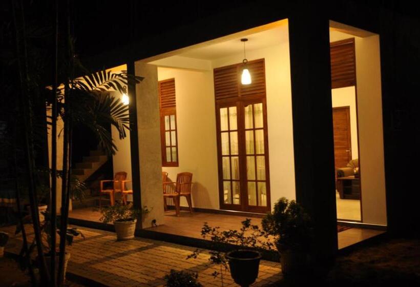 بنسيون Summerland Residence