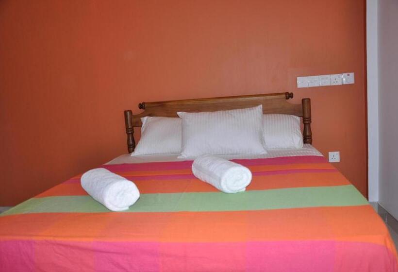 بنسيون Summerland Residence