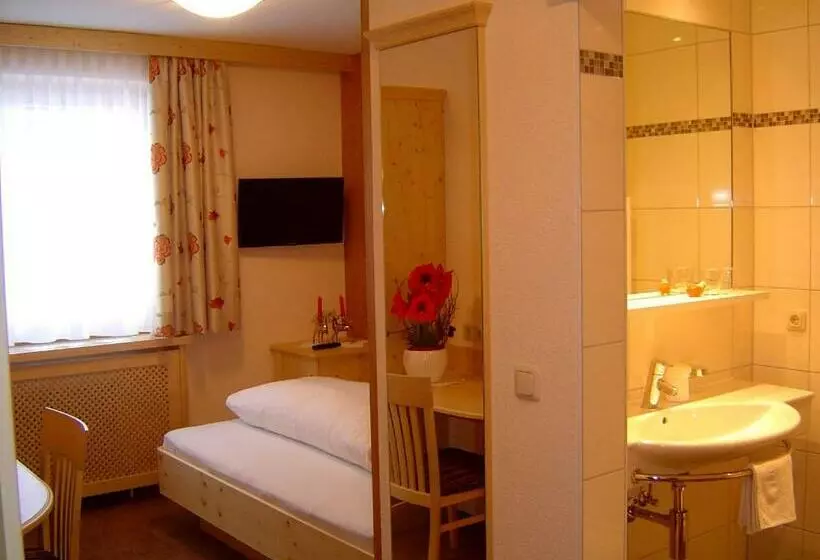 Aamiaismajoitus (B&B) Pension Waldhof