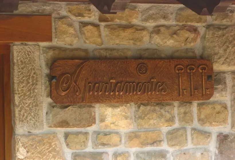 Apartamentos Rurales La Portiella