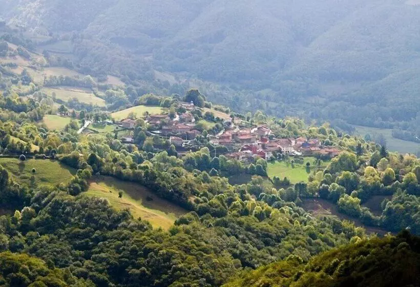 Apartamentos Rurales La Portiella