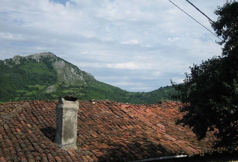 Apartamentos Rurales La Portiella