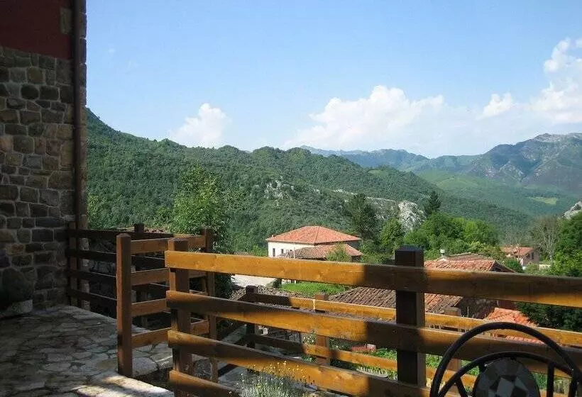 Apartamentos Rurales La Portiella