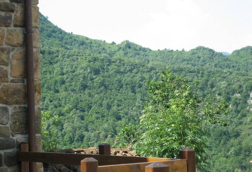 Apartamentos Rurales La Portiella