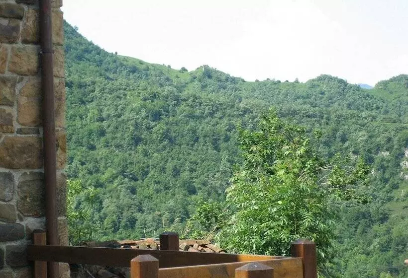 Apartamentos Rurales La Portiella