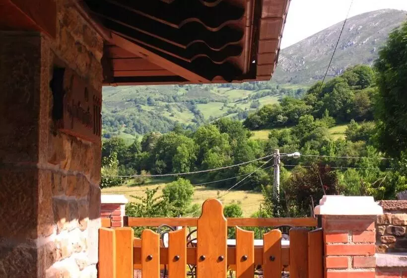 Apartamentos Rurales La Portiella