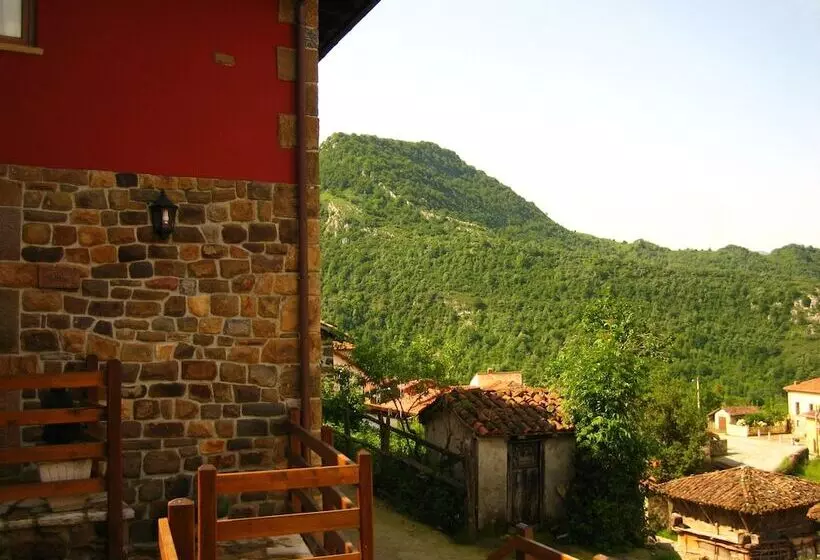 Apartamentos Rurales La Portiella